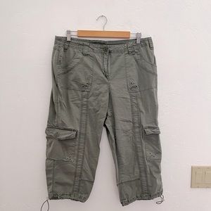 Comfy capris- army green